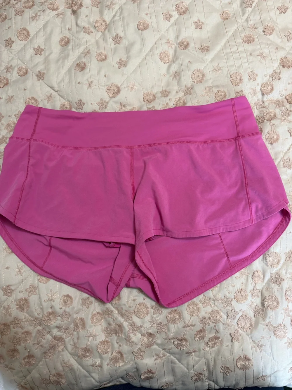 Lululemon speed up 2.5 LR sonic pink shorts